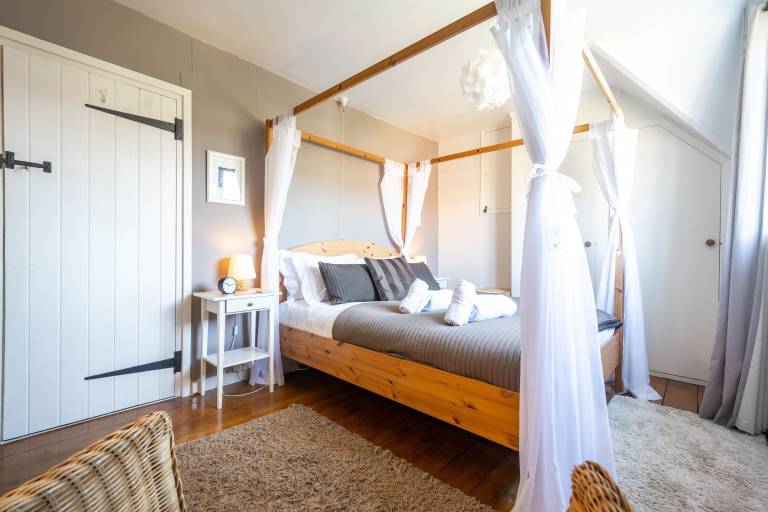 Cottage Holt