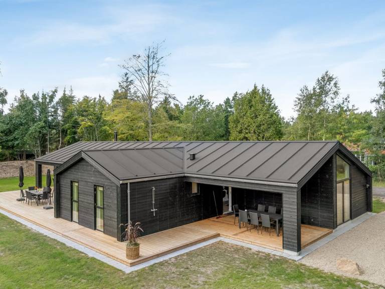     
Ferienhaus ∙ 11 Gäste ∙ 5 Schlafzimmer
