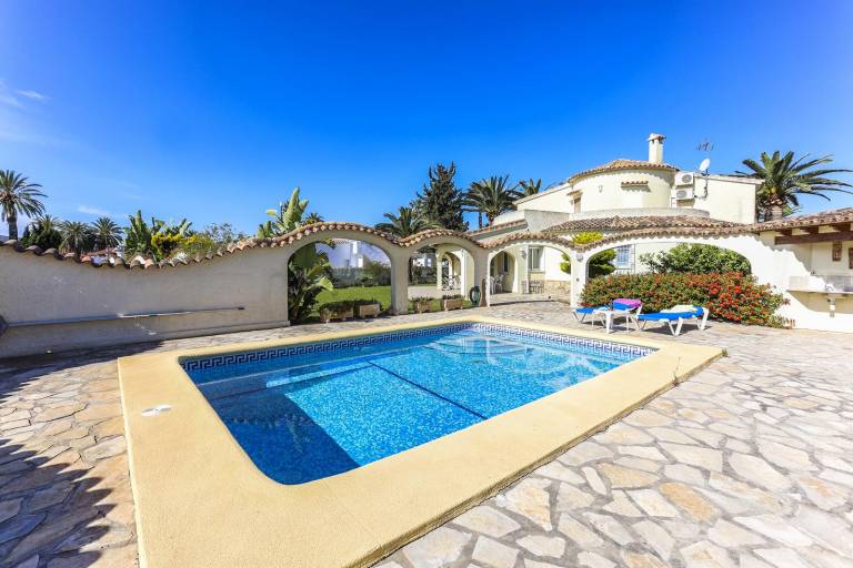 Wonderful villa with private pool, yard & barbecue | Beach nearby | Pet-friendly — photo 2