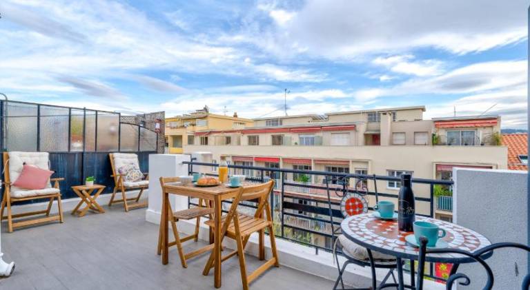 Top Floor Terrace - Dernier Etage Terrasse Cosy in Thiers