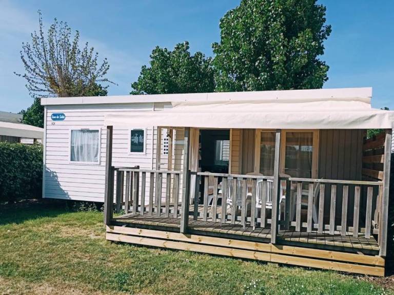 Mobile home with terrace & heated pool — photo 4