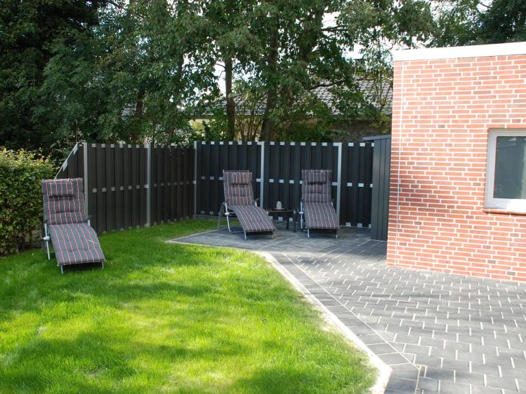 Vacation home with yard & terrace — photo 2