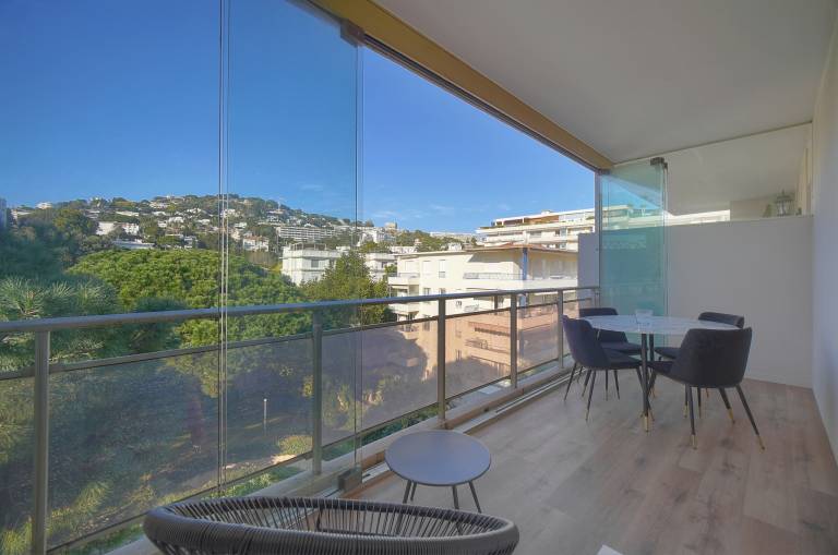 LUMINEUX STUDIO AVEC LOGGIA A0B203 — photo 2