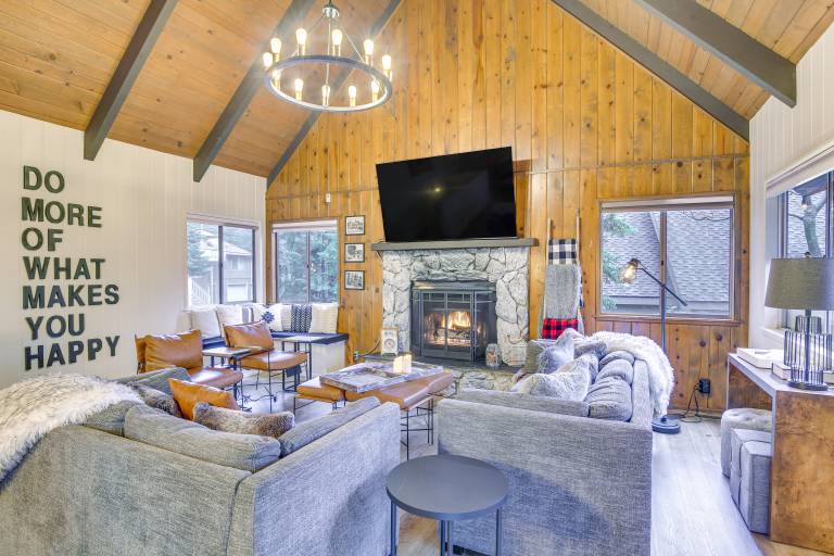 Cozy & Chic Lake Arrowhead Cabin w/ Deck! — photo 5