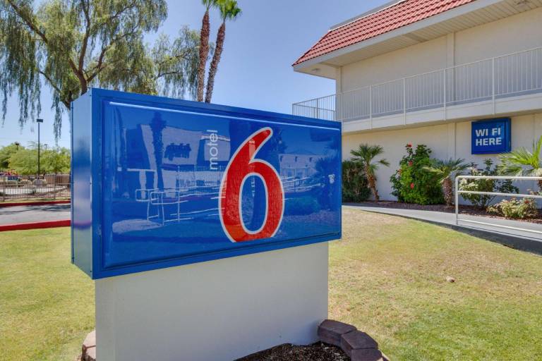 Motel 6 Tempe, AZ - Broadway - ASU — photo 3