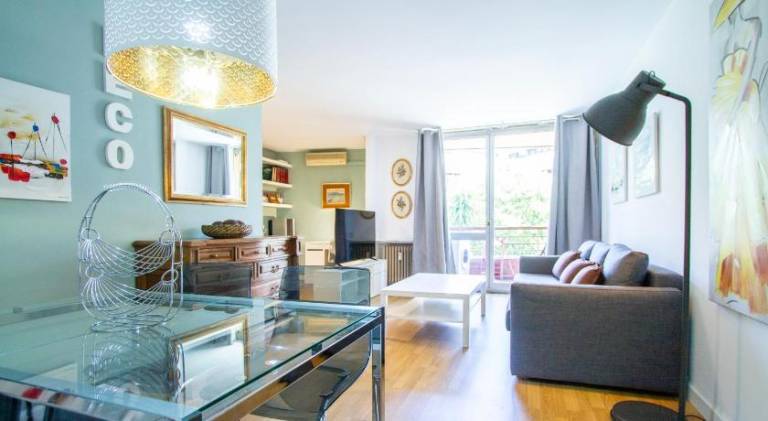 Rental apartment with garden & private pool in Madrid