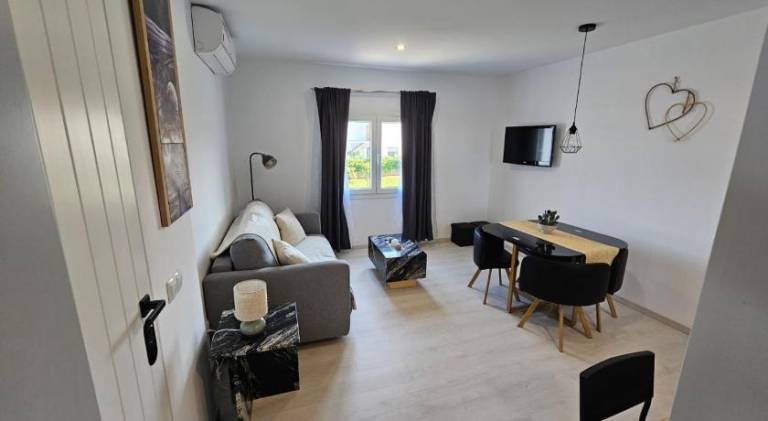 Apartment with 2 rooms for 5 persons — photo 2