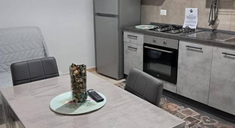 Serviced apartment with patio — photo 5
