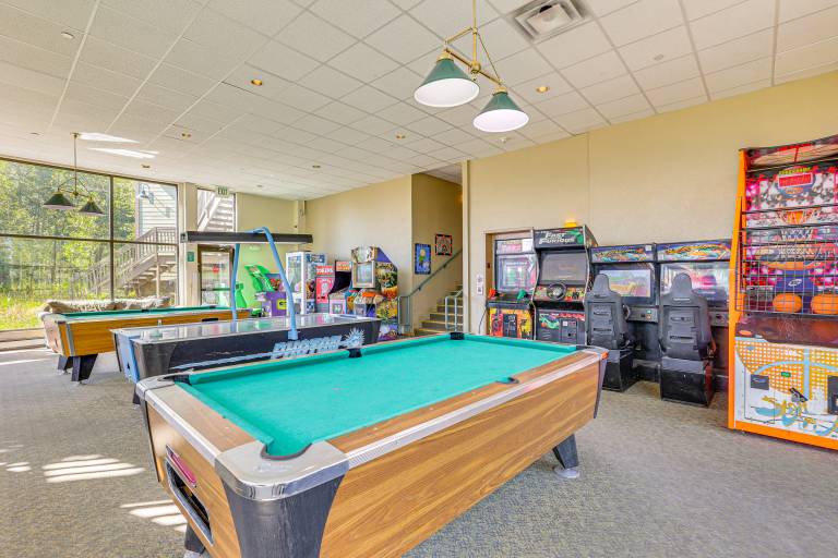 Pool & Hot Tub Access! Silverthorne Basecamp — photo 3