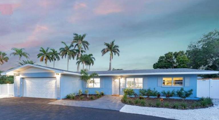 Lovely house with pool & jacuzzi | Pets are welcome in Bradenton, FL