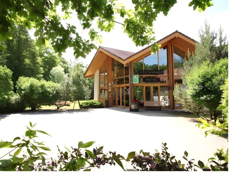 Logis Hotel Le Bois Dormant-Hotel Restaurant & Spa in Dole