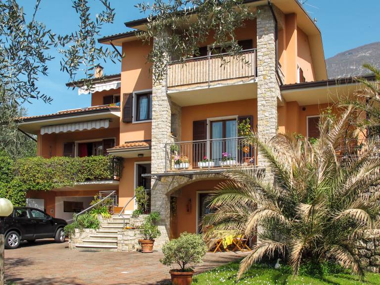 Beautiful holiday apartment with barbeque & garden | Lake view | Next to the beach | Pets are welcome — photo 2