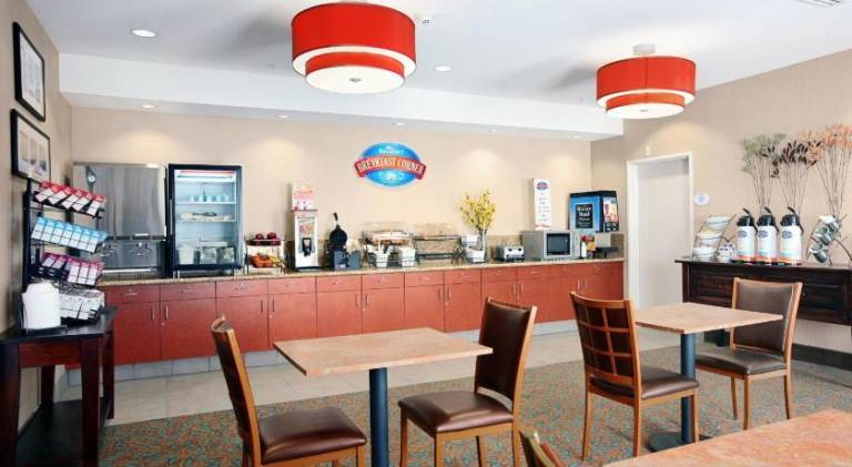 Baymont by Wyndham Denver International Airport — photo 3