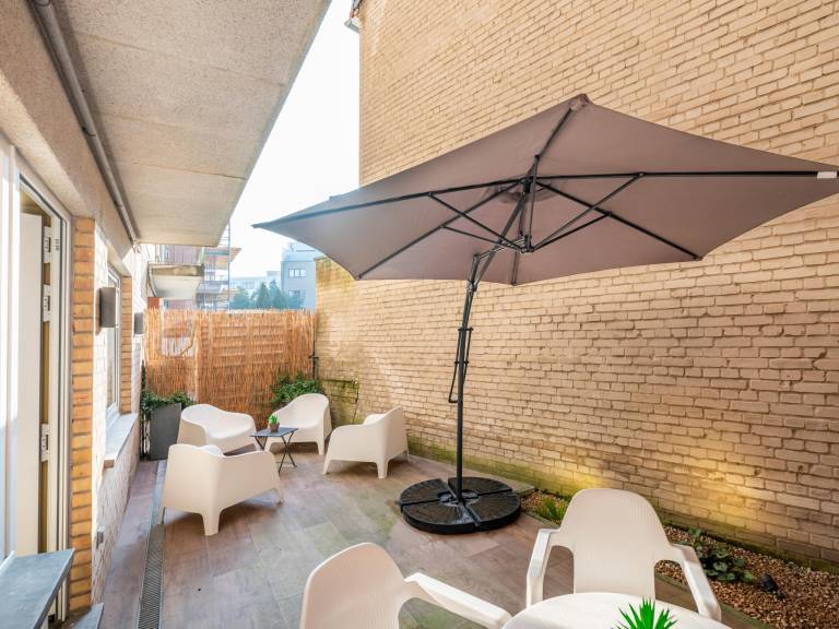 Holiday apartment with patio — photo 4