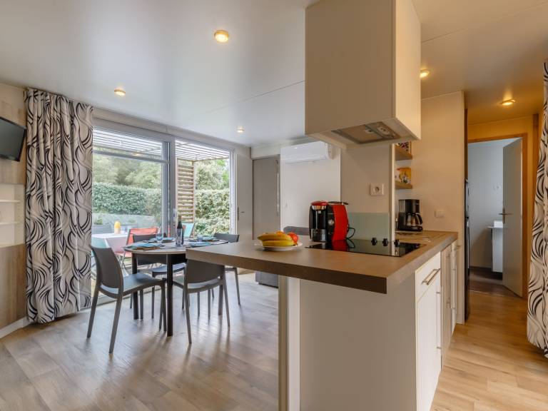 Family-oriented vacation home with yard, heated pool & grill | Dogs allowed — photo 4