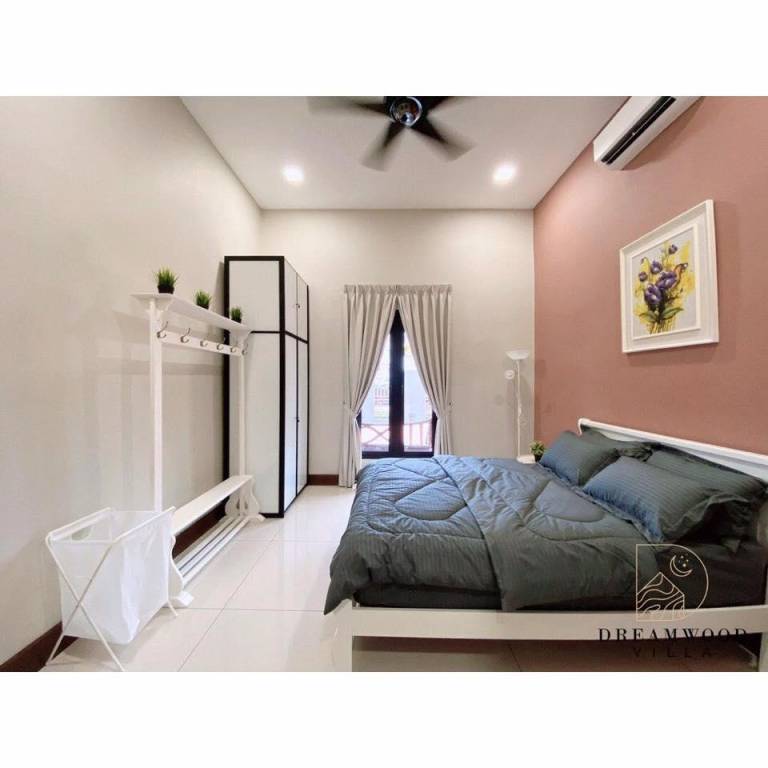 House Taman Sungai Abong