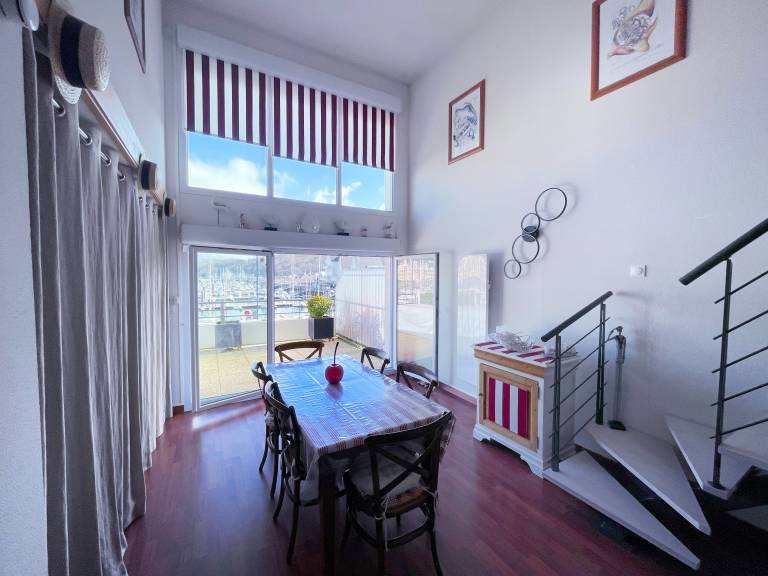 Apartment with terrace | Water view — photo 5