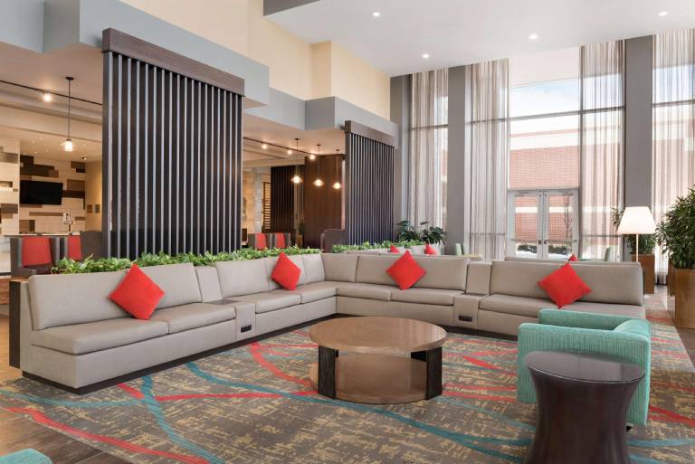 Embassy Suites by Hilton Chicago Naperville — photo 2
