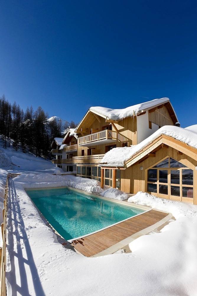Accommodation  Baratier