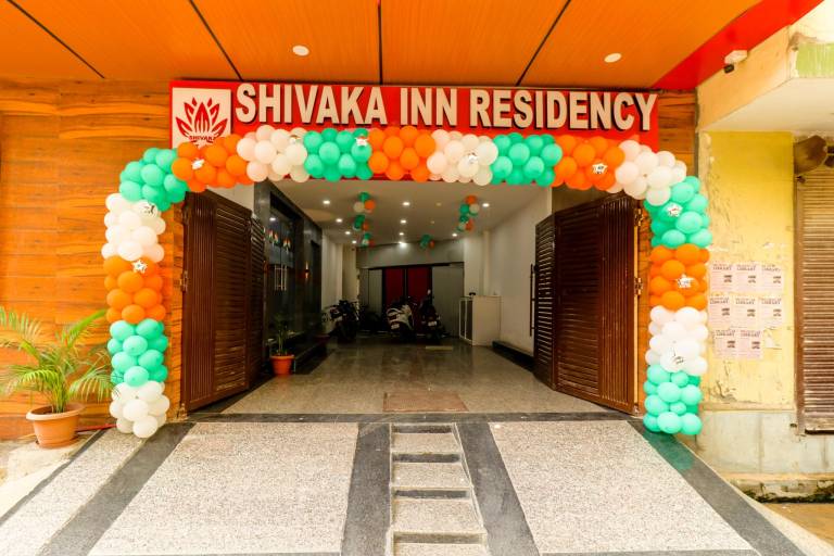 Airport Hotel Shivaka Inn in New Delhi