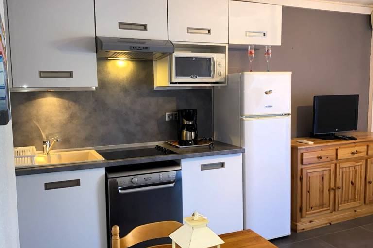 Children-friendly charming holiday apartment with garden, patio & grill | Close to the beach | Dogs allowed — photo 4