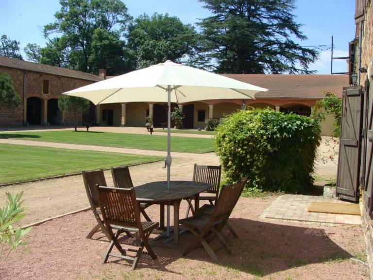 Cottage with garden & barbeque — photo 2