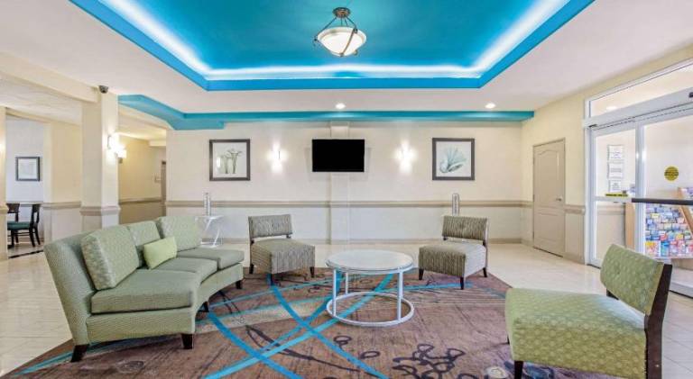 La Quinta Inn & Suites by Wyndham Corpus Christi Airport — photo 5