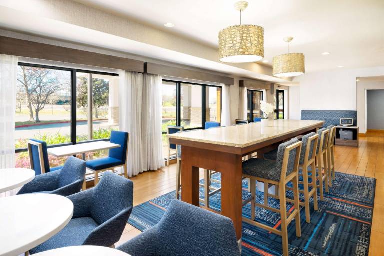 Hampton Inn Sacramento/Rancho Cordova — photo 2