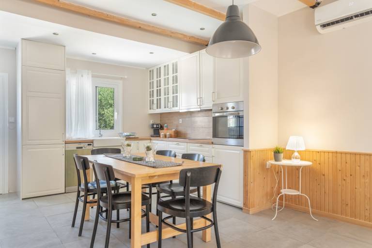 House with barbeque, pool & patio | Mountain view — photo 5