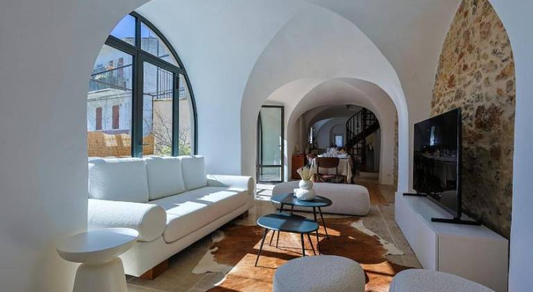 Entire Village Home 7BR 15 Guests Beach in Sanary-sur-Mer