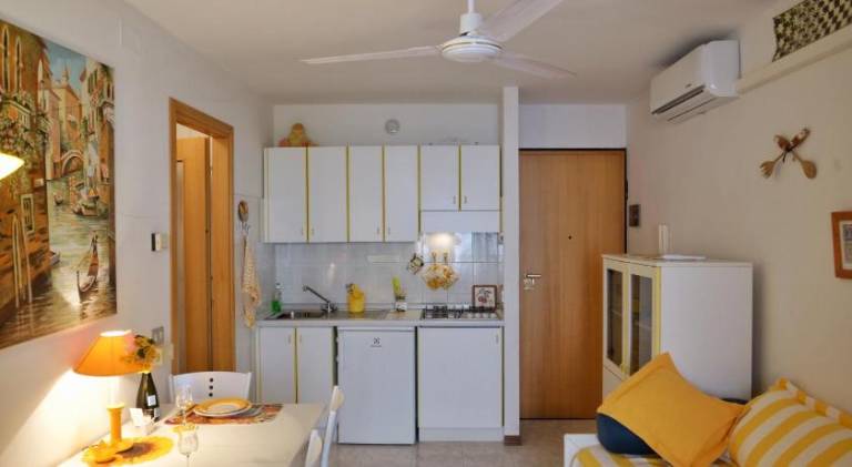 Beautiful vacation home with patio | Next to the beach | Pets are welcome — photo 2