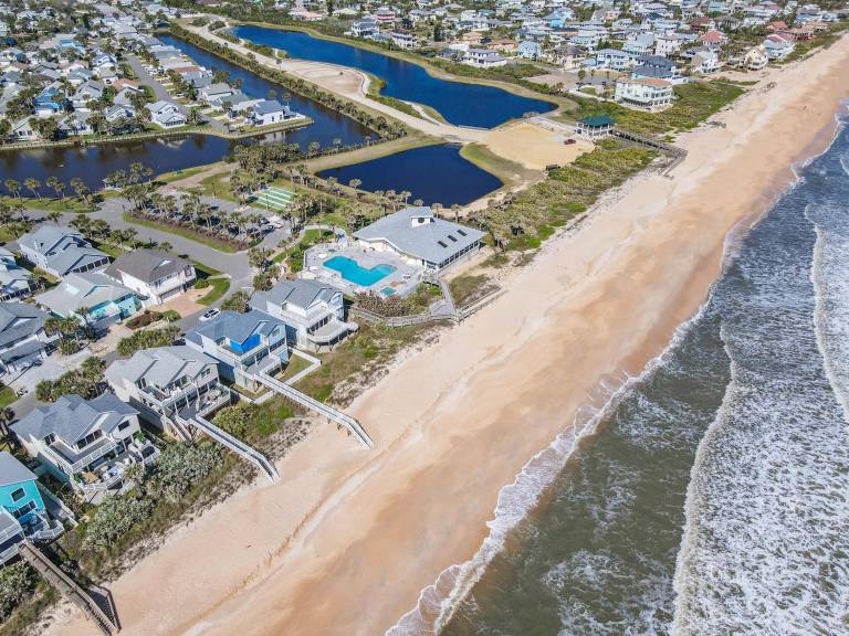 Sea Colony Cottage - Beachside cottage in beachfront community w pool — photo 3