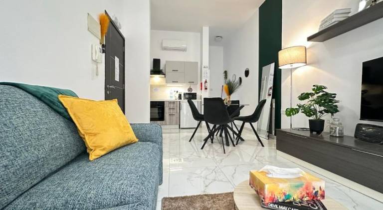 Boho Luxe Terrace - Brand New & Terrace — photo 2