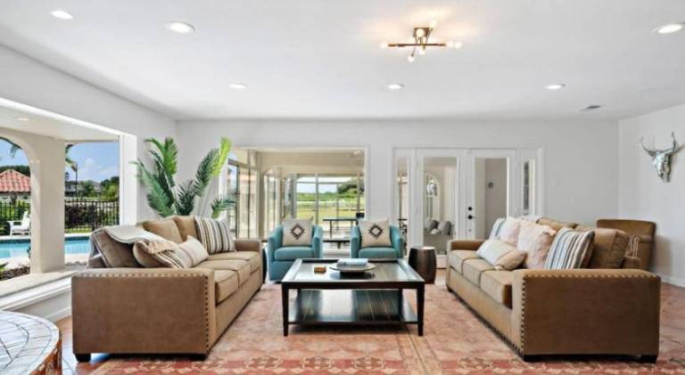 Fully equipped ample vacation home with private pool, grill & garden | Suitable for remote work | Pets allowed — photo 3
