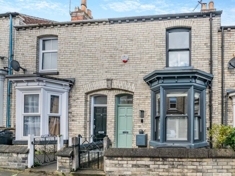 Cottage with yard | Next to York Castle in York