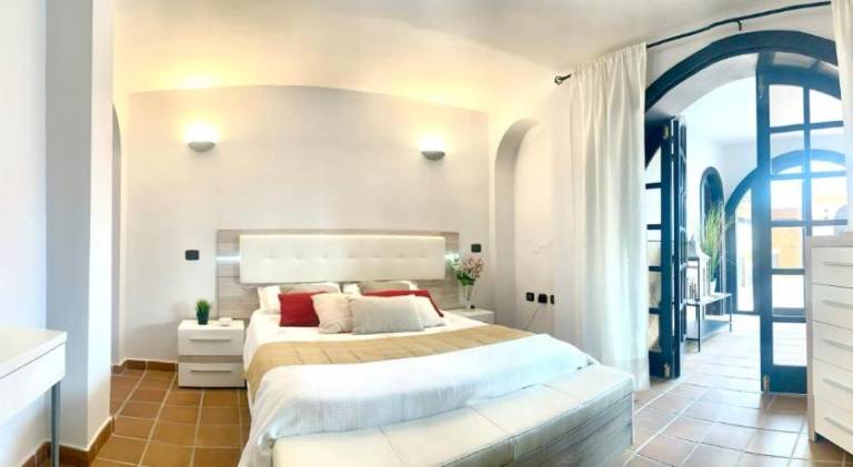 Villa with patio & private pool | Suitable for remote work | Pet-friendly — photo 2