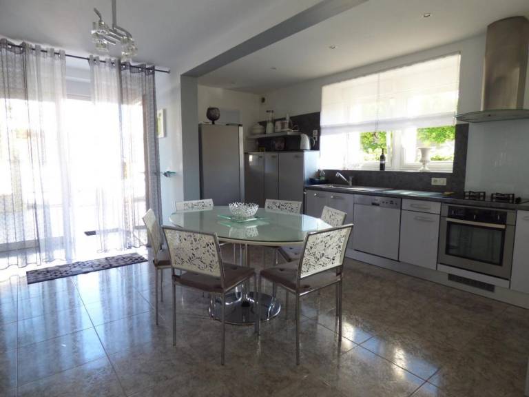 Pleasant gite with private pool, patio & barbecue | Pets allowed — photo 5