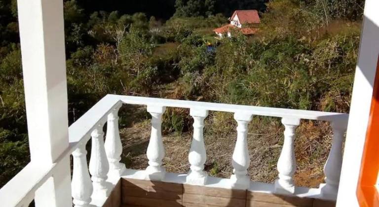 Chalet with hot tub & pool in Nova Friburgo