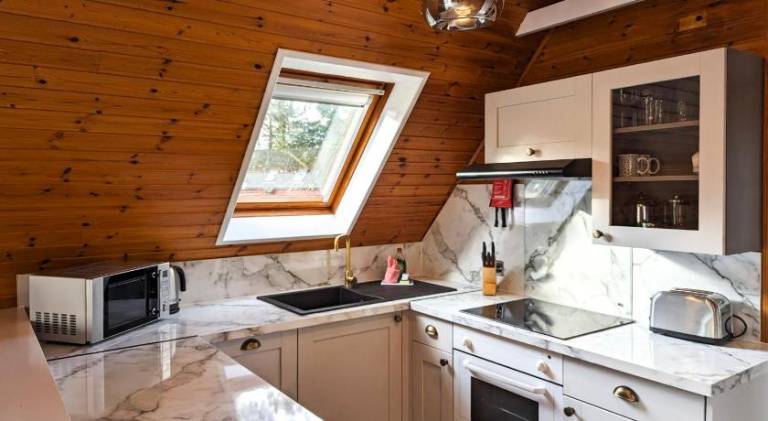 Chalet with jacuzzi — photo 2