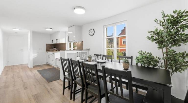 BackHome - MAISIONETTE - 120qm - Fantastische Schlosslage - SmartTV - Waschmaschine - Netflix - 24h — photo 2