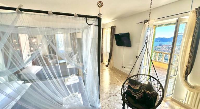 Holiday apartment with garden, patio & grill — photo 2