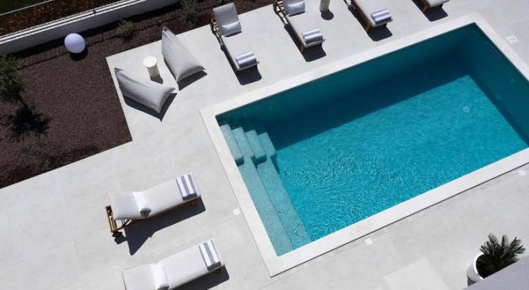 Villa with pool & hot tub in Podstrana