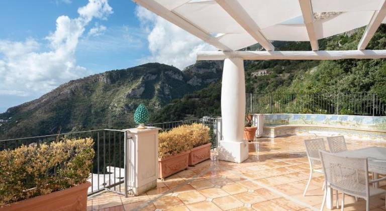 Pleasant villa with patio, private pool & garden | Pets are welcome — photo 3