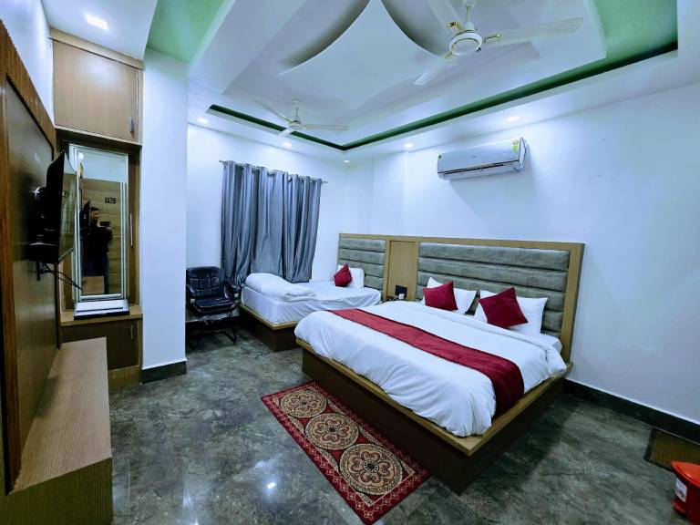 Hotel Aarav Grand