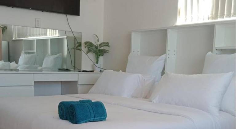 Durbanville Queens and Kings Guest House