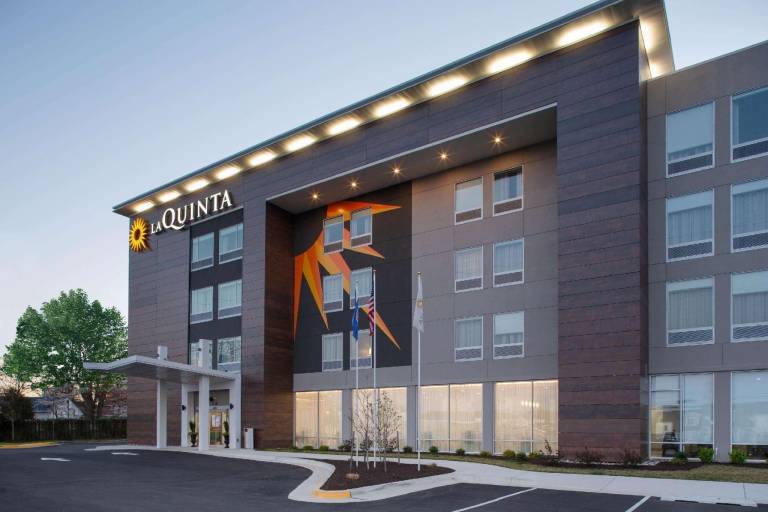 La Quinta Inn & Suites by Wyndham Manassas Va-Dulles Airport in Manassas, VA