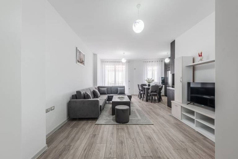 Holiday apartment with 2 rooms for 5 persons in Shkodër