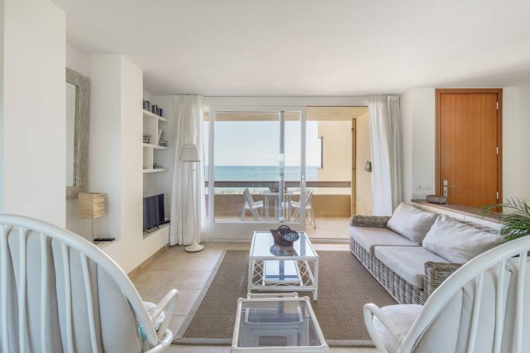 Seafront Apartment with Stunning Views in Begur