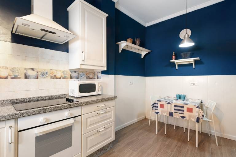 Apartment 'Duque De Rivas 42' with Wi-Fi and Air Conditioning — photo 3