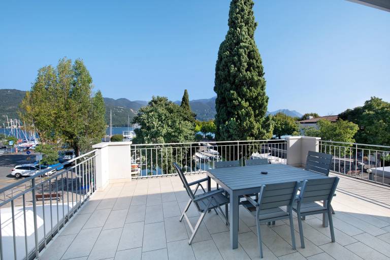 Fully equipped holiday apartment with patio & fast internet | Lake view | Close to the beach | Pets are welcome — photo 2